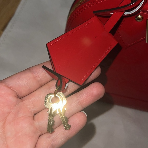 Louis Vuitton Red Vernis Leather Alma BB - Picture 9 of 13